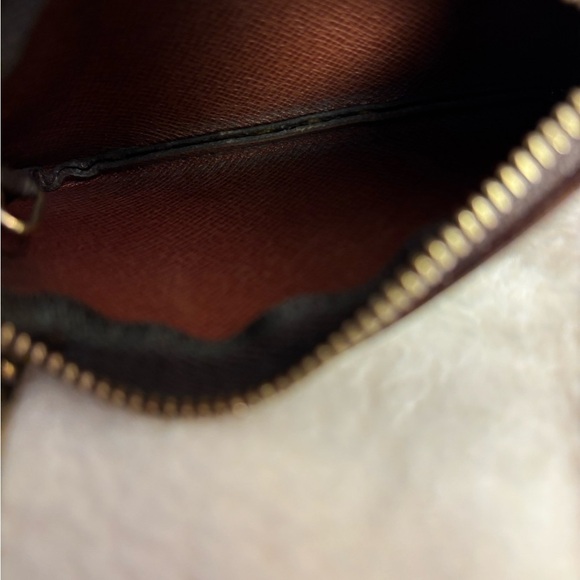 Louis Vuitton Monogram Pochette Cles Key Pouch - Good Preloved Condition - Picture 9 of 10